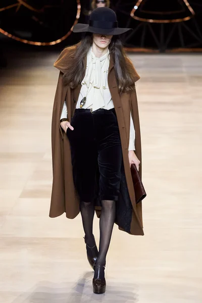 Look 48